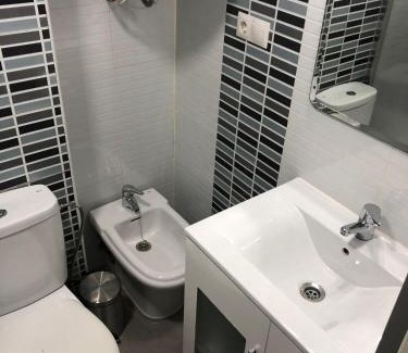 Jardin de la Abadia Apartment | Acogedor apartamento con patio a 500 metros de la playa