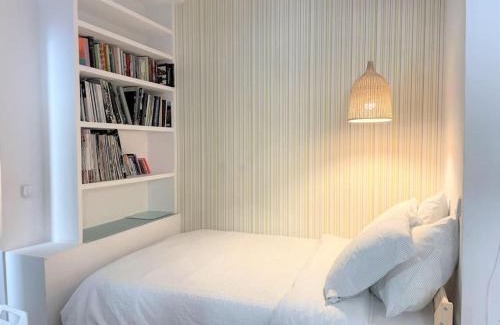 Justicia Apartment | Acogedor apartamento, exterior con balcón y aire acondicionado en Chueca, Madrid