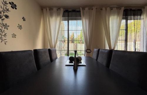 Sotillo de la Adrada House | Acogedor chalet con jardín ideal para desconectar