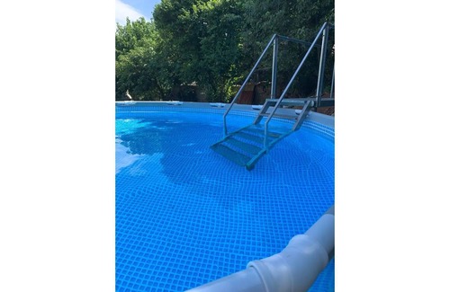 Sant Ferriol Cottage | Acogedora casa con amplio jardín y piscina