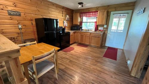 Logan House | Acorn Acres Cabins White Oak Cabin