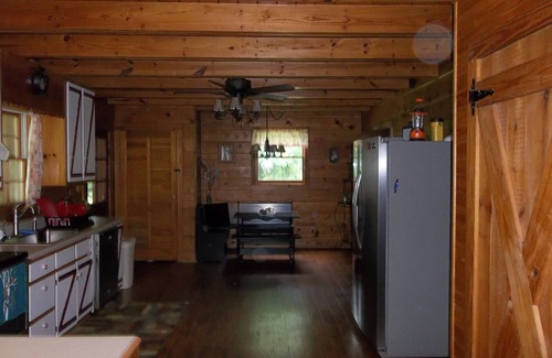 Crossville Cottage | Acorn Cottage - Crossville, TN Very private with plenty of parking.