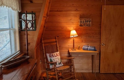 Taswell Cabin | Acorn House Cabin - Minutes Away From Patoka
