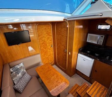 Centro Boat Rental | Acqua Lanchas
