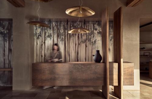 Mononaftis Hotel | Acro Suites - A Wellbeing Resort