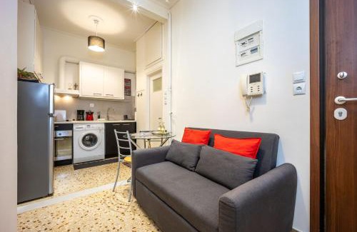 Filopappou Apartment | Acropolis 5 Hills 1st FLR Aprt by Lodgespot