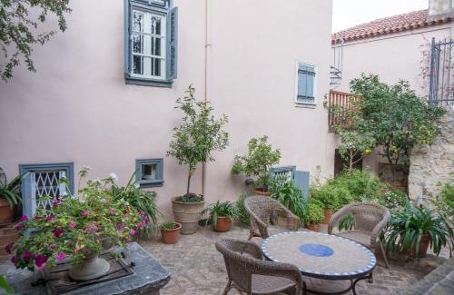 Plaka Villa | Acropolis Villa in Plaka