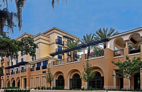 Winter Park Hotel | ADA Compliant Room - Contemporary Furnishings - Rooftop Pool - Close to Parks