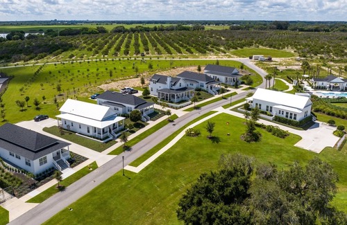 Lake Alfred Cottage | Adams Estate - Gardner #1D