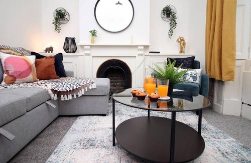 Adamsdown Apartment | Adamsdown Lodge by Tŷ SA