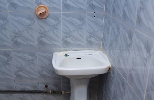 Alimosho Hotel | Adesuwa Royal Guest House Abule