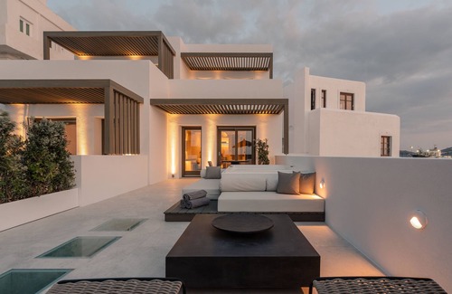 Naxos Apartment | Adjoining 2 Bedroom Sea View Suite With 2 Outdoor Jacuzzis
