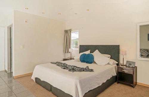 Whitianga House | Admiralty Aerie 209 - Whitianga Studio Holiday Apartment