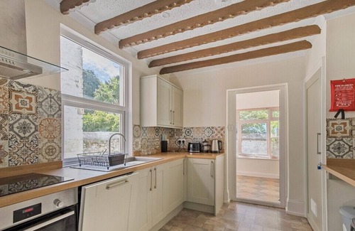Plymouth House | Admiralty Retreat by Pureserviced
