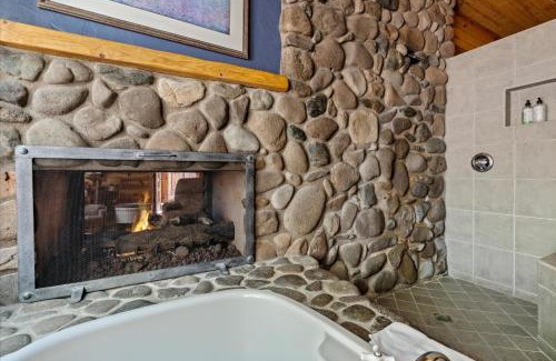 Oak Creek Villa | Adobe Village Villa with Private Patio- Wilderness villa