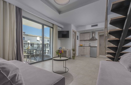 Pefkochori House | Adonis Luxury Village
