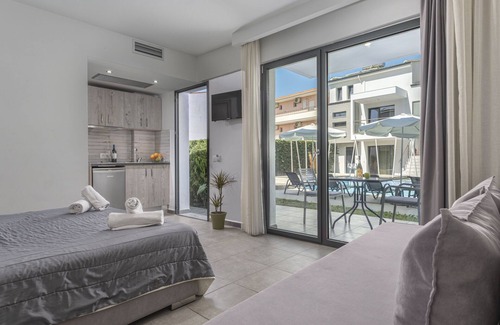 Pefkochori House | Adonis Luxury Village