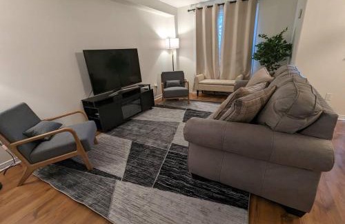 Amherstview House | Adorable 4 bed,3 bath house