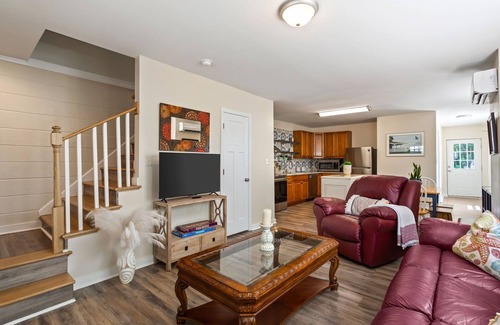 Northeast Virginia Beach Cottage | Adorable Chesapeake Bay Beach Cottage A Just 1 Block from the Sand!