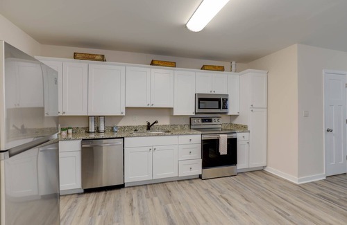 Northeast Virginia Beach Cottage | Adorable Chesapeake Bay Beach Cottage B Just 1 Block from the Sand!