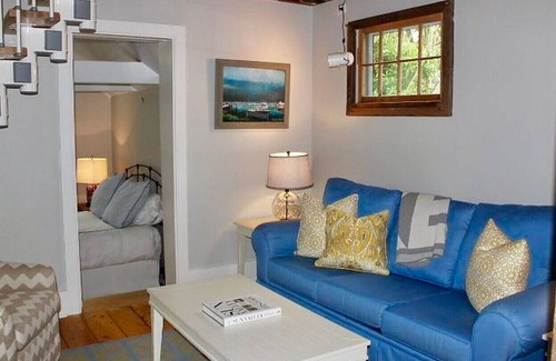 Nantucket Town House | Adorable Cottage on West Dover-Town