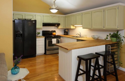 Millington Cottage | Adorable Cottage, Walk to Train, Basking Ridge Border, Close to Newark Aiport