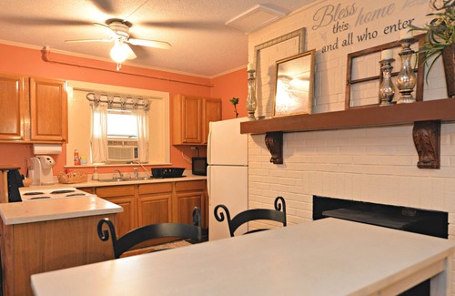 Columbus House | Adorable Horse Country Guest Suite