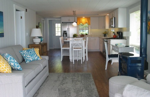 Pemaquid Point Cottage | Adorable Oceanfront Cottage On Pemaquid Point