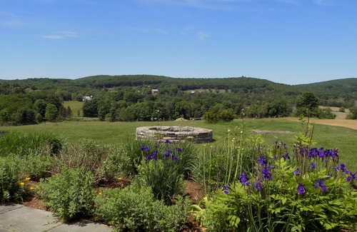 Pine Plains Apartment | Adorable secret hideaway