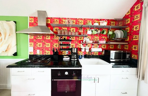 Suttons Bay House | Adorable studio cottage in Suttons Bay. Air conditioning. Pet friendly.