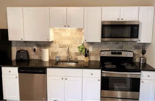 Kannapolis House | Adorable Updated 1 Bedroom- Duplex Style Home