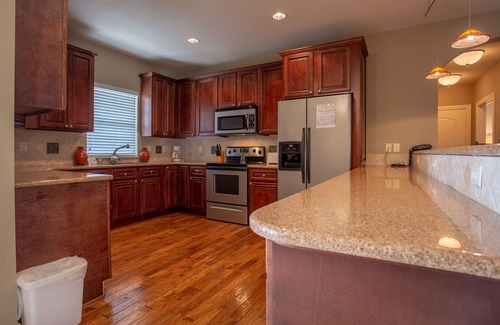Branson Villa | Adorable Villa Close to Branson RecPlex! Lots of Space with a Comfy Feel!