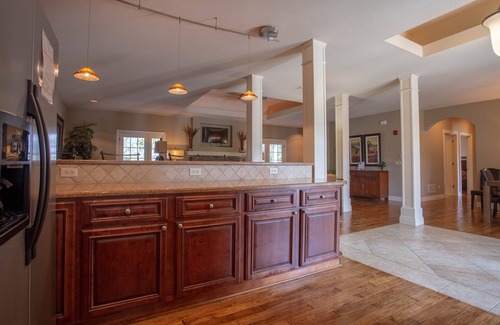 Branson Villa | Adorable Villa Close to Branson RecPlex! Lots of Space with a Comfy Feel!