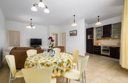 Monterol Apartment | ADRIA house with apartments / Adria APARTMENT C3