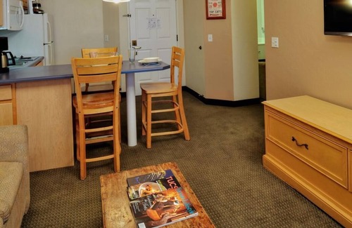 Palo Verde House | Adventure Awaits! Near Tucson Raceway Park, Golf