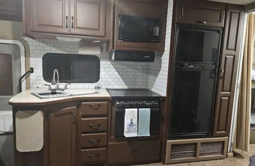 Chesapeake City House | Adventure Mobile