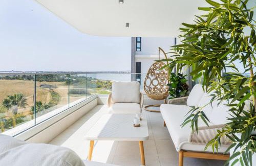 Larnaca Apartment | Aelia - Chic 2-BR Apartment & Balcony in Larnaca