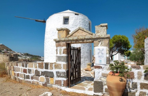 Tripiti House | Aera Milos