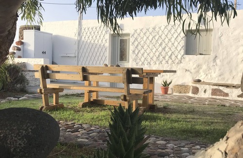 Tripiti House | Aera Milos