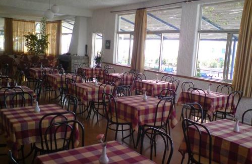 Karystos Hotel | Aetos Beach Bungalows