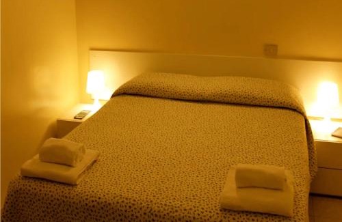 Parma Apartment | affitti ONLY SLEEP bagno privato