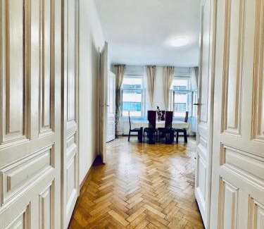 Schottenfeld Apartment | Affordable 1BR & 1LR Apt, 7 Min to Westbahnhof