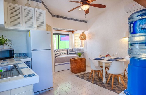 Akumal Cabin | Affordable, bright studio with beach access, AC and WiFi!