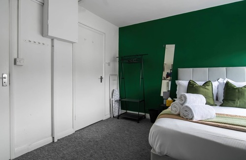 Southgate Apartment | Affordable En-Suite Studio Rooms in London, N14 5A