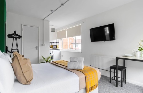 Southgate Apartment | Affordable En-Suite Studio Rooms in London, N14 1B