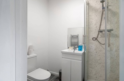 Southgate Apartment | Affordable En-Suite Studio Rooms in London, N14 1B