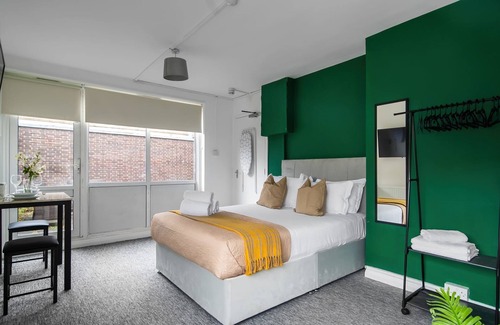 Southgate Apartment | Affordable En-Suite Studio Rooms in London, N14 1B
