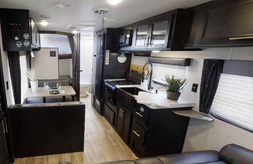 Waxahachie House | Affordable Getaway For You
