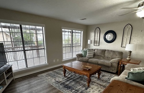 Lakeview Jefferson County House | Affordable Luxury waterfront—Ideal work oasis central to SETX refineries!