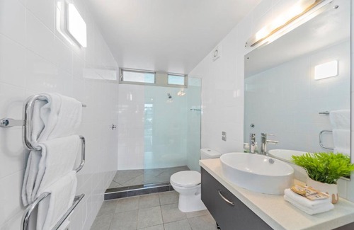 Two Mile Bay Apartment | Affordable One Bedroom Apartment Lake Taupo C4